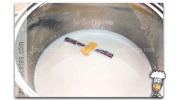 Infusionando leche con canela y limón