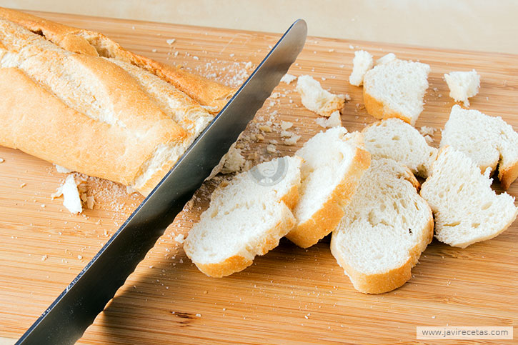 Cortar Pan para rallar el pan