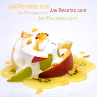 Ensalada de Frutas con Yogur y Queso