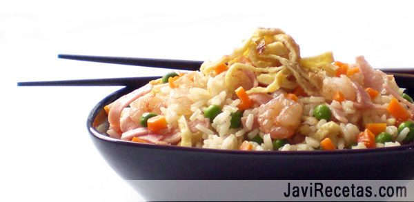 Vídeo receta Arroz tres delicias con gambas